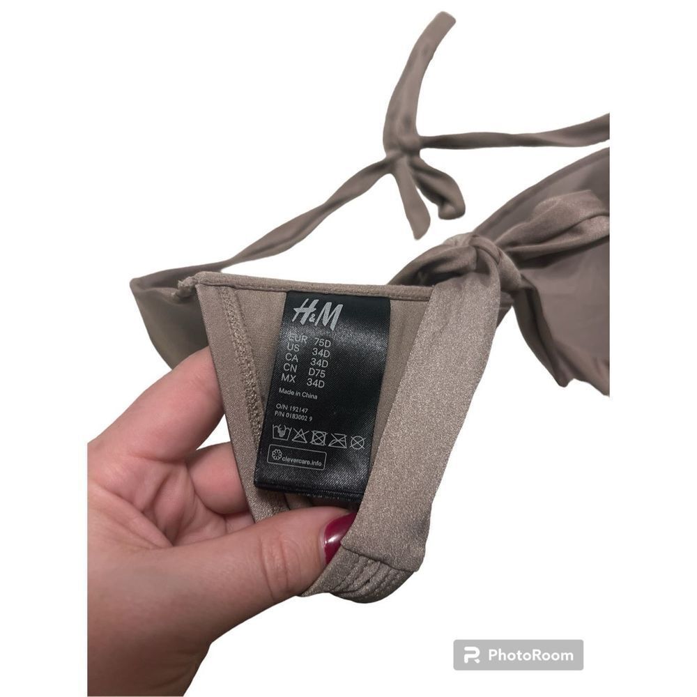 ✨H&M Twisted Halter Bikini Top✨ - Picture 6 of 6